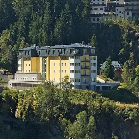 Cozy With Views Apartment