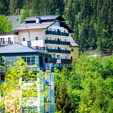 Cozy With Views Apartment *